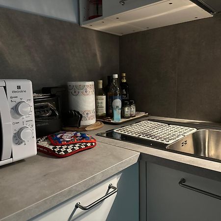 Casa Susanna - Delizioso Piano Terra, Centralissimo, Superservito, Tranquillo, Appena Fuori Ztl Parcheggio Libero تيرني المظهر الخارجي الصورة