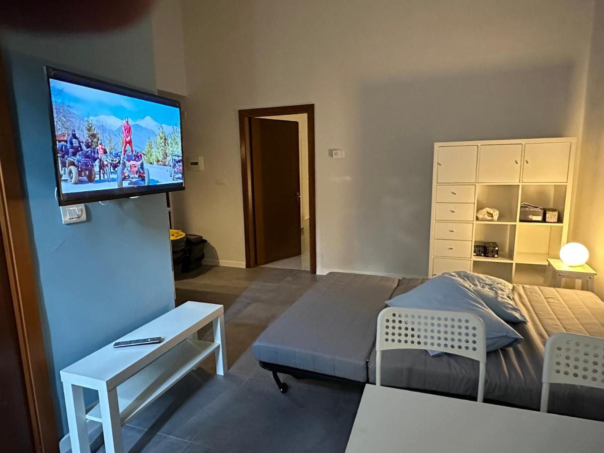 Casa Susanna - Delizioso Piano Terra, Centralissimo, Superservito, Tranquillo, Appena Fuori Ztl Parcheggio Libero تيرني المظهر الخارجي الصورة